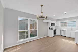 733 Woodcrest Dr, Grand Prairie, TX 75052 - Photo 12