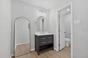 733 Woodcrest Dr, Grand Prairie, TX 75052 - Photo 20