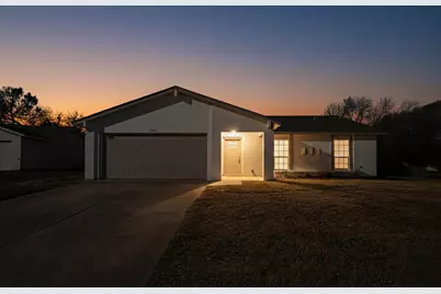 733 Woodcrest Drive, Grand Prairie, TX 75052 - Photo 2