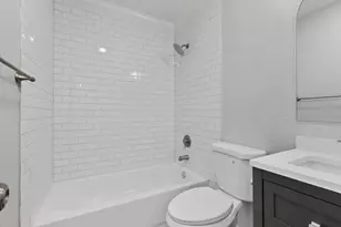 733 Woodcrest Dr, Grand Prairie, TX 75052 - Photo 16