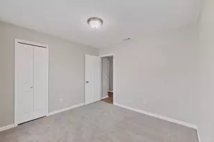 733 Woodcrest Dr, Grand Prairie, TX 75052 - Photo 24