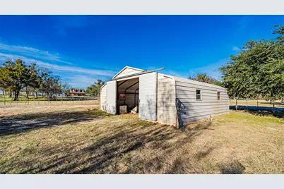 1005 Hickey Court, Granbury, TX 76049 - Photo 12