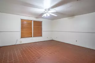 1005 Hickey Ct, Granbury, TX 76049 - Photo 30