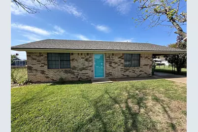 910 Chestnut Street, Hico, TX 76457 - Photo 1