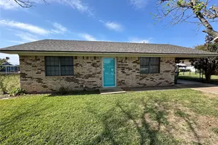 910 Chestnut St, Hico, TX 76457 - Photo 1