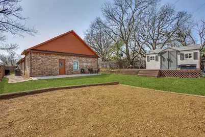 409 W Johnson Street, Denison, TX 75020 - Photo 24