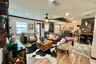 506 E Barton St, Granbury, TX 76048 - Photo 6