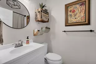 506 E Barton St, Granbury, TX 76048 - Photo 12