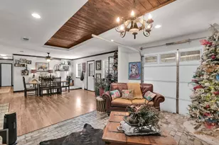 506 E Barton St, Granbury, TX 76048 - Photo 6