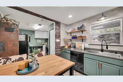 506 E Barton Street, Granbury, TX 76048 - Photo 4