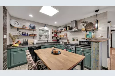 506 E Barton Street, Granbury, TX 76048 - Photo 16