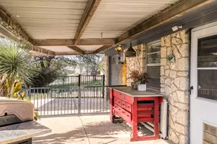 506 E Barton St, Granbury, TX 76048 - Photo 14