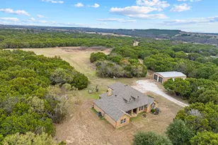 6909 Running Deer Ct, Granbury, TX 76049 - Photo 2