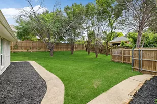 2409 Pebblebrook Ct, Grand Prairie, TX 75050 - Photo 36