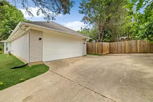 2409 Pebblebrook Ct, Grand Prairie, TX 75050 - Photo 40