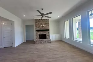 215 Stuart St, Paradise, TX 76073 - Photo 6