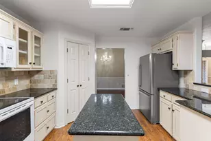 1418 Holley Creek Ln, Mansfield, TX 76063 - Photo 10