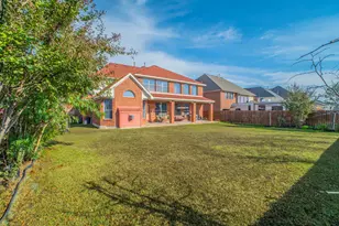 2335 Shackleford Tr, Grand Prairie, TX 75052 - Photo 6