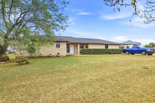 4501 Ascot Dr, Cleburne, TX 76033 - Photo 2