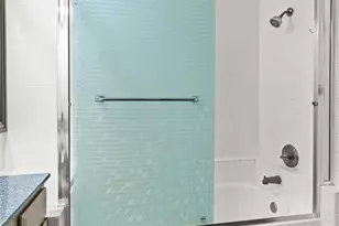 1212 Riverchase Ln, Arlington, TX 76011 - Photo 12