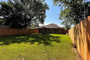 2143 Gilford St, Dallas, TX 75235 - Photo 38