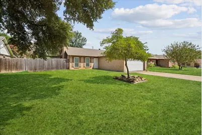 6227 Springwood Drive, Arlington, TX 76001 - Photo 2