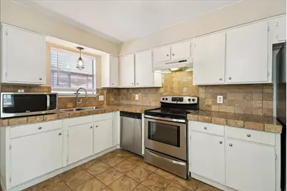 6227 Springwood Drive, Arlington, TX 76001 - Photo 14