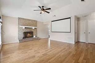 6227 Springwood Dr, Arlington, TX 76001 - Photo 6