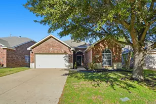 629 Nemitz St, Crowley, TX 76036 - Photo 2