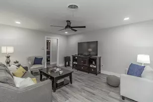 5609 Bonnie Wayne St, Haltom City, TX 76117 - Photo 6