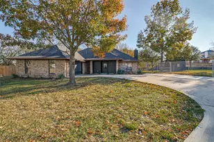 1502 Knob Hill Dr, Garland, TX 75043 - Photo 2