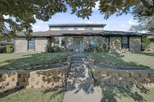 4105 Woodcastle Ct, Arlington, TX 76016 - Photo 2