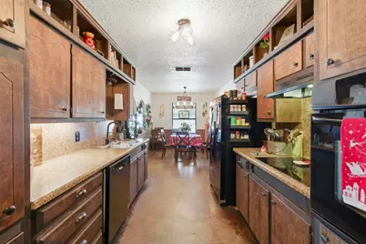 2065 Trailwood Drive W, Burleson, TX 76028 - Photo 6