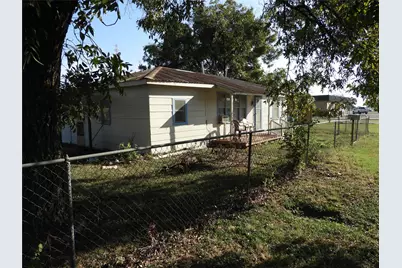 208 Reeves Street, Winters, TX 79567 - Photo 2