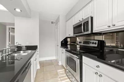 5928 Sandhurst Lane #227, Dallas, TX 75206 - Photo 14