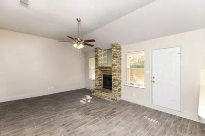 914 Pierce Arrow Drive, Arlington, TX 76001 - Photo 4