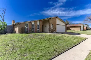3510 Chamberland Dr, Arlington, TX 76014 - Photo 2