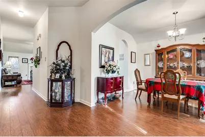 2823 Traildust Drive, Dallas, TX 75237 - Photo 2