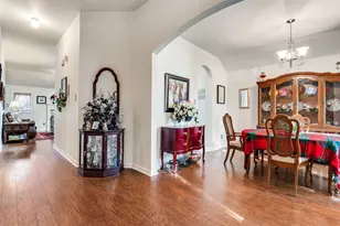 2823 Traildust Dr, Dallas, TX 75237 - Photo 2