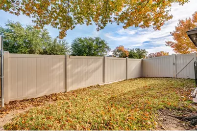 2823 Traildust Drive, Dallas, TX 75237 - Photo 12