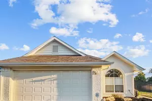 909 Plantation Dr, Lewisville, TX 75067 - Photo 2