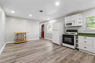 2015 Salem St, Irving, TX 75061 - Photo 4