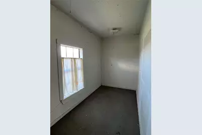 210 Colorado W, Millsap, TX 76066 - Photo 14