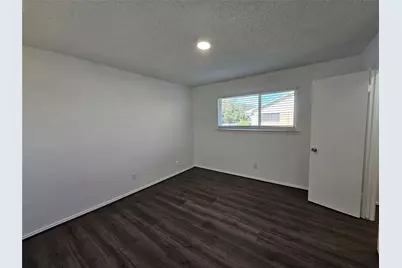 2400 Meadow Creek Drive, Carrollton, TX 75006 - Photo 26