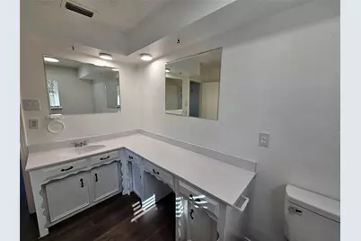 2400 Meadow Creek Drive, Carrollton, TX 75006 - Photo 24
