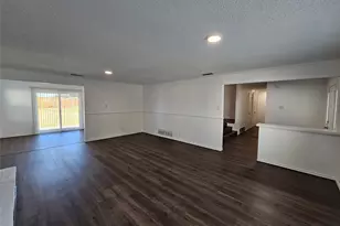 2400 Meadow Creek Dr, Carrollton, TX 75006 - Photo 4