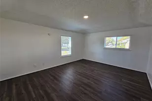 2400 Meadow Creek Dr, Carrollton, TX 75006 - Photo 30