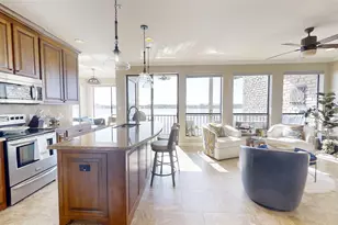 401 E Pearl St, Granbury, TX 76048 - Photo 2