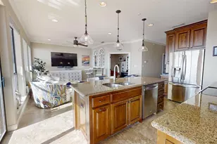 401 E Pearl St, Granbury, TX 76048 - Photo 4