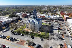 401 E Pearl St, Granbury, TX 76048 - Photo 32